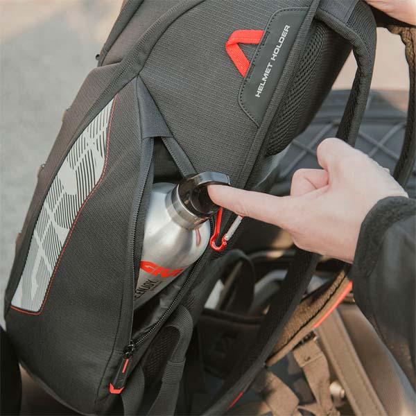 EASY13_rucksack_ambient_006_givi_honda-cb750hornet