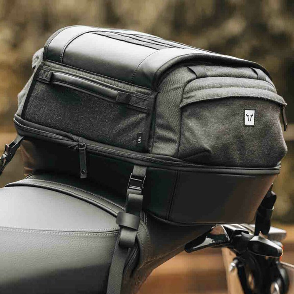 TAILBAG SW MOTECH LEGEND GEAR LR4 GEAR TAILBAG BLACK 18-25 LITRE FUNCTION SPLASH PROOF