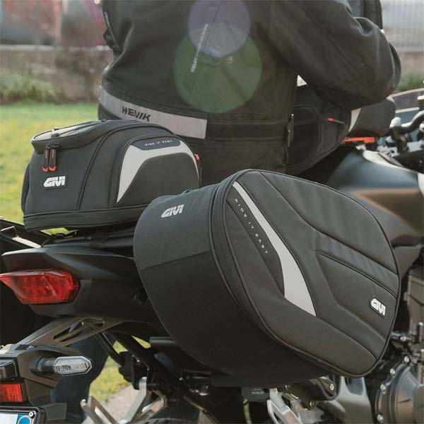 EASY10-11_side-bags_ambient_008_givi_honda-cb750ho